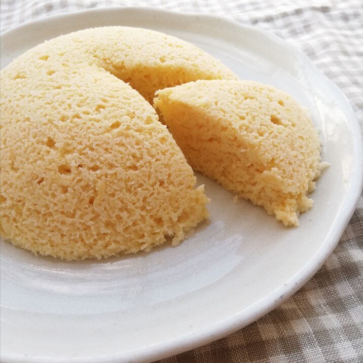 ボウルでまるごと！粉なしおからレンジ蒸しパン